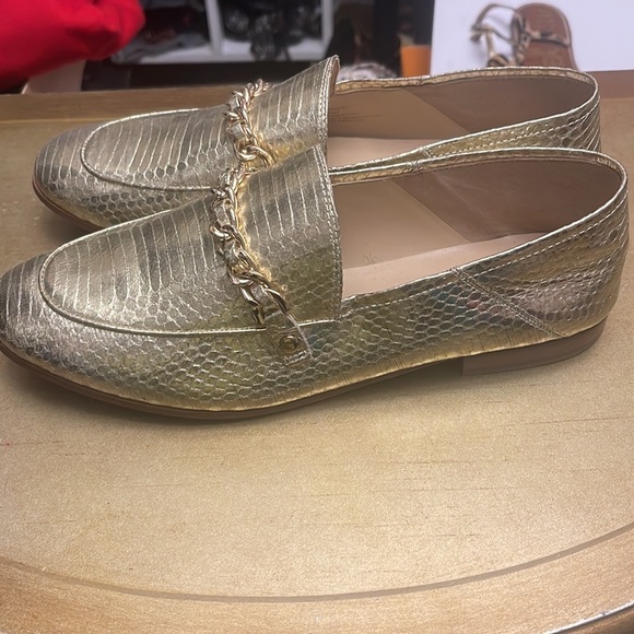 Gold - Picture 3 of 7